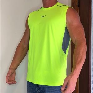 Nike drifit tank men’s size L